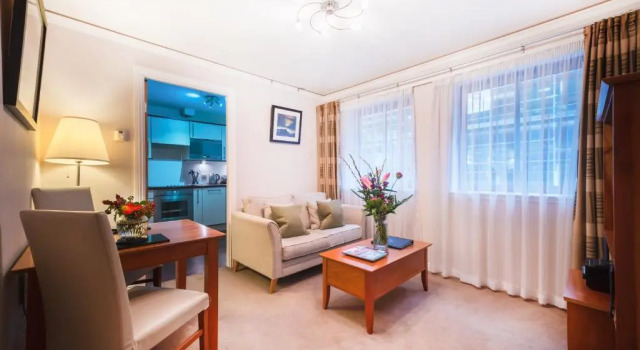 Четырёхместные апартаменты с 2 комнатами The Knight Residence by Mansley