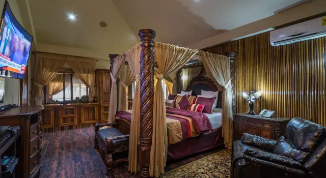 Maaha Beach Resort, Buchen Sie Resort Anokyi Western region