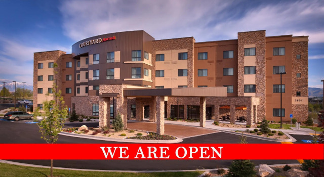 Кровать в общем номере Courtyard by Marriott Lehi at Thanksgiving Point