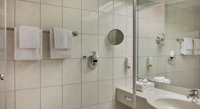 Номер Standard H+ Hotel Stuttgart Herrenberg