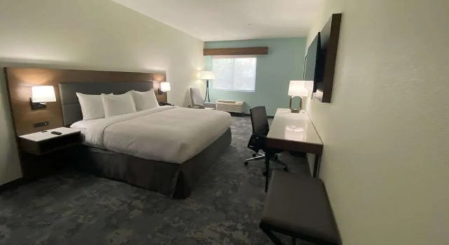 Номер Standard La Quinta Inn & Suites by Wyndham Santa Cruz