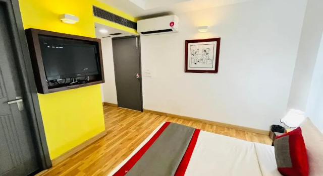 Номер Deluxe Qotel Hotel AT Residency Kaushambi