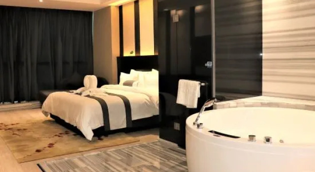 Люкс Ruo'an Boutique Hotel (Gulja Xinmaoye Shopping Center)