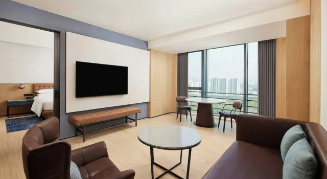 Люкс c 1 комнатой Four Points by Sheraton Shenzhen, Guangming