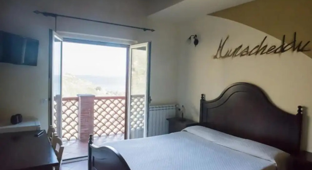 Valle Lumia, Réserver Maison de vacances Hôtels à Sicile avec parking, Parking