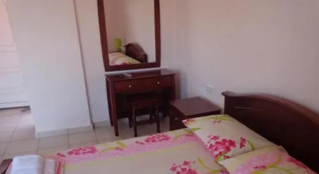 George Studios, Book Hotel Korinos 