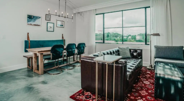 Люкс с 2 комнатами Colton House Hotel