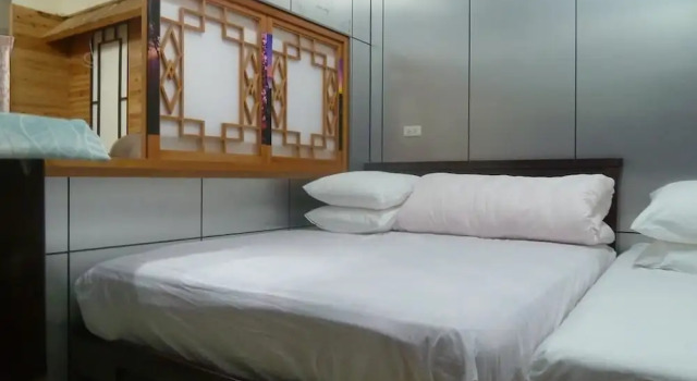 Четырёхместный семейный номер Standard с балконом Young Young B&B