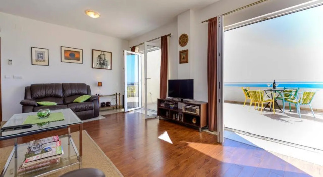 Апартаменты с 2 комнатами с балконом и с красивым видом из окна Apartments Mira