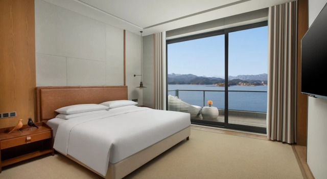 Люкс c 1 комнатой с видом на озеро voco Thousand Island Lake by IHG
