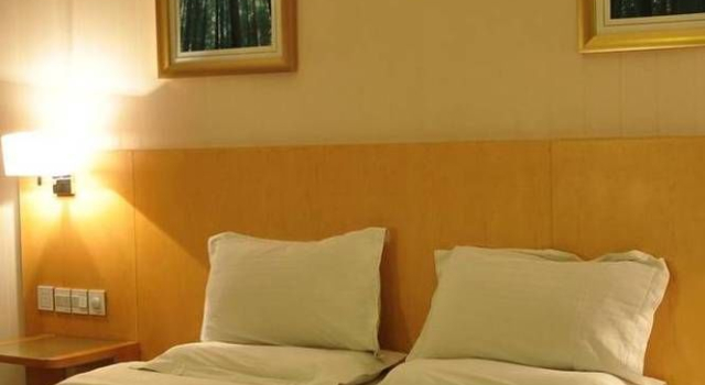 Zhongjin Holiday Hotel Qingdao, Prenota Hotel Hotel a Shandong con parcheggio, Parcheggio