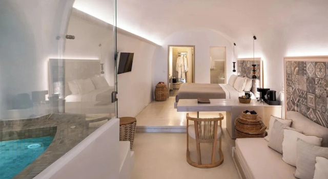 Полулюкс Indoor jacuzzi Athina Aperto Suites