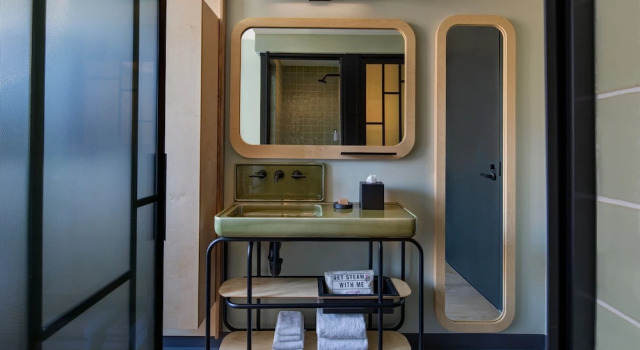 Четырёхместный номер Moxy Brooklyn Williamsburg