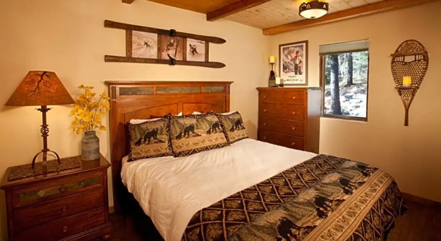 Коттедж Cottams Lodge by Alpine Village Suites