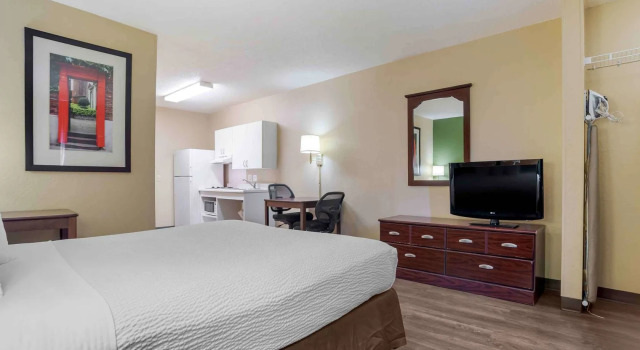 Extended Stay America - Pensacola - University Mall, Book Hotel Hoteller i Ferry Pass med parkering, Parkering