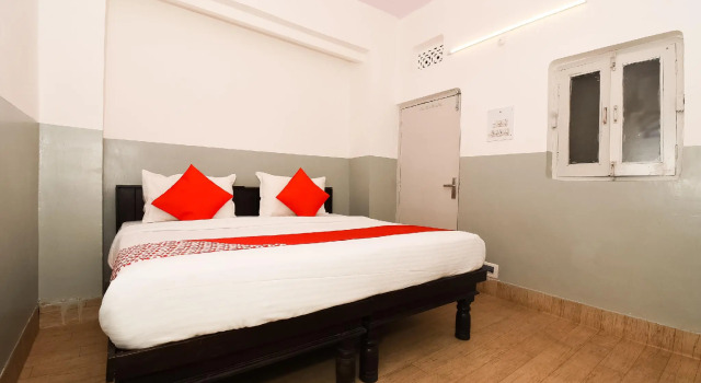 OYO 41893 Hotel Four Season
