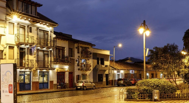 Hotel Azul de la Plaza, Varaa Hotelli Edulliset hotellit kohteessa Cuenca, lähellä Cuenca  New Cathedral
