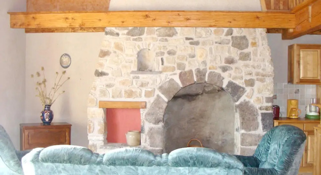 Property With 5 Bedrooms in Rentières, With Wonderful Mountain View, Enclosed Garden and Wifi - 39 km From the Slopes, Prenota Hotel Hotel a Alvernia con parcheggio, Parcheggio