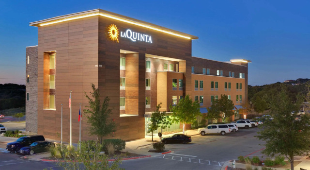 La Quinta Inn & Suites by Wyndham Lakeway, Rezerwuj Hotel Lakeway Greater Austin