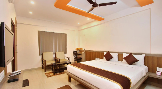 Collection O 2235 Oh My Rooms Indranagar