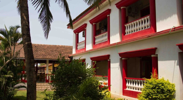 Nirvaah Calangute Beach Front, Varaa Hotelli 4 tähden hotellit kohteessa Goa, 4*