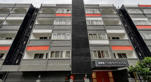 OYO Townhouse 146 Vijay Talkies, Забронировать Отель Отели штата Махараштры 3 звезды, 3*
