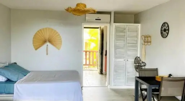 Studio Spacieux Vue Mer Au Diamant Avec Piscine, Prenota Hotel Hotel a Fort-de-France con piscina, Piscina