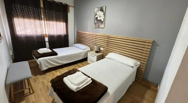 Pension Matias Rooms, Book Hotel Sarria 