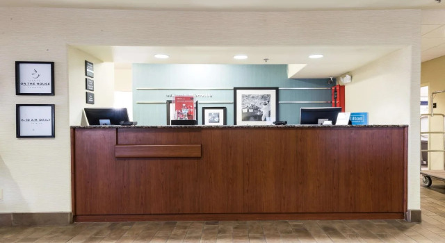 Hampton Inn Kerrville, Забронировать Отель Керрвилл Texas Hill Country