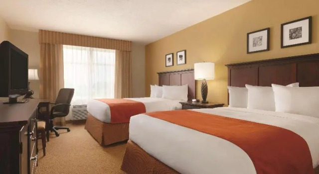 Четырёхместный люкс Country Inn & Suites by Radisson, Knoxville at Cedar Bluff, TN