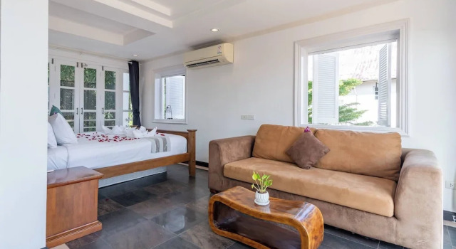 Luxurious 5-bedroom Pool Villa in Heart of Patong, Phuket