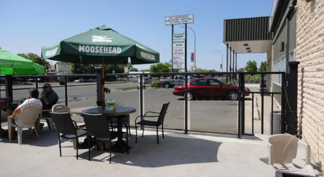 Четырёхместный номер Standard St. Norbert Hotel