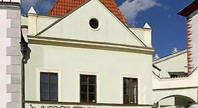 Penzion Maštal, Забронировать Отель Отели Чески-Крумлов с парковкой, рядом с House of the Dyed Cloth, Парковка
