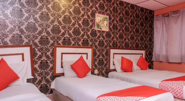 Семейный люкс OYO 90167 Hotel Tiara