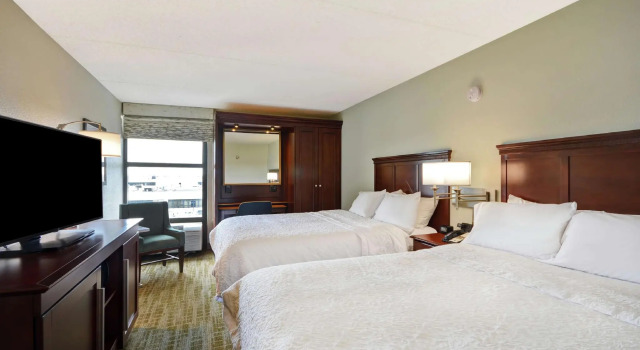 Четырёхместный номер Standard Hampton Inn Detroit Madison Heights South Troy