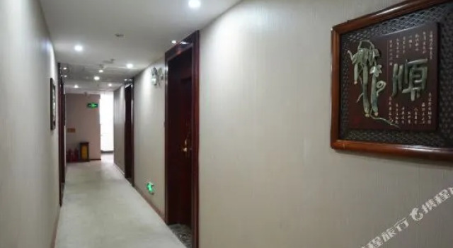 登封新喜商务酒店, Book Hotel Zhengzhou Henan
