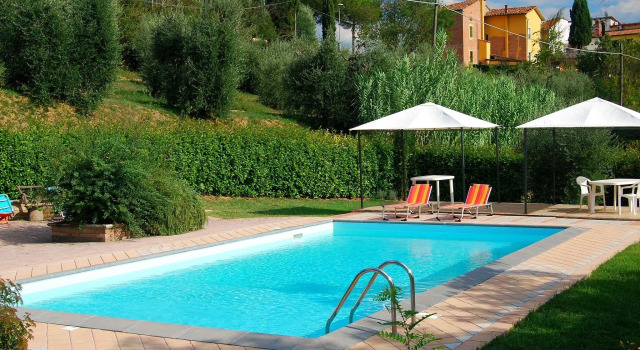 Коттедж Sunlit Home With Pool