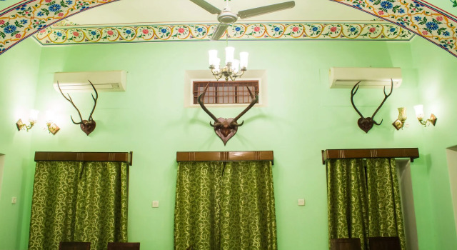 Haveli Kalwara - A Heritage Hotel, Забронировать Отель Отели штата Раджастхана с парковкой, Парковка