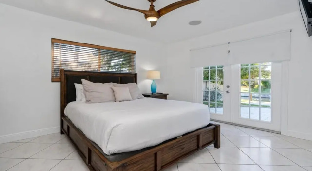 Coastal Cove - Dock Pool and Entertaining Space