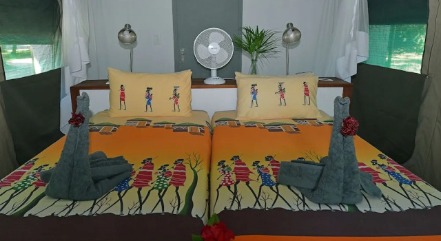 Zambezi Mubala Camp, Book Campingplads Hoteller i Katima Mulilo med pool, Swimmingpool
