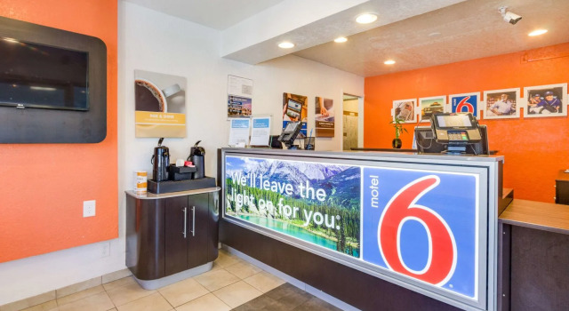 Motel 6 Denver - Lakewood, Book Motel Hoteller i Lakewood med pool, Swimmingpool