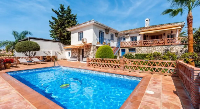 Villa Paraisos Sol by Villa Plus, Забронировать Вилла Санта-Фе-де-лос-Боличес Коста-дель-Соль