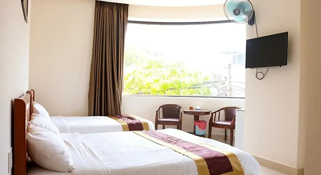 Двухместный номер Deluxe с балконом Phuc Ngoc Hotel