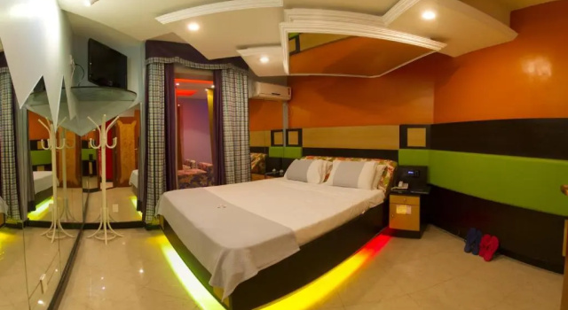Трёхместный номер Deluxe Status Elegance Hotel