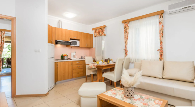 Mihaela 4, Varaa Hotelli Hotellit Kvarner Islands uima-altaalla, Uima-allas