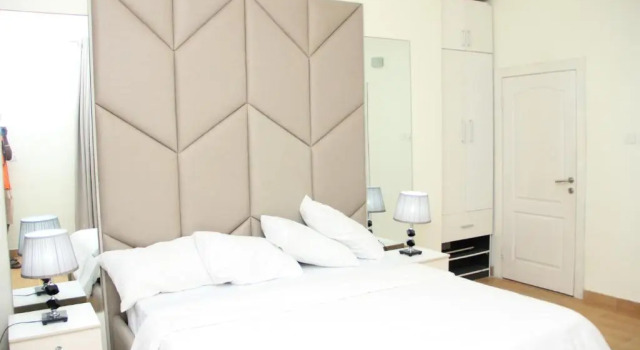Harold's Exquisite Apartment, Book Apartment Ikeja 