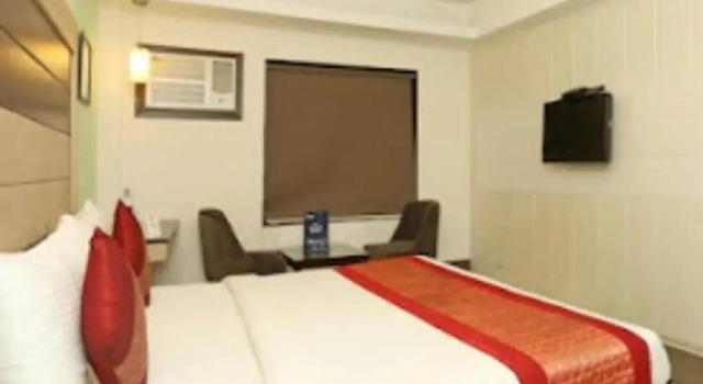 Pacific Inn - Huda City Center, Забронировать Отель Гургаон 