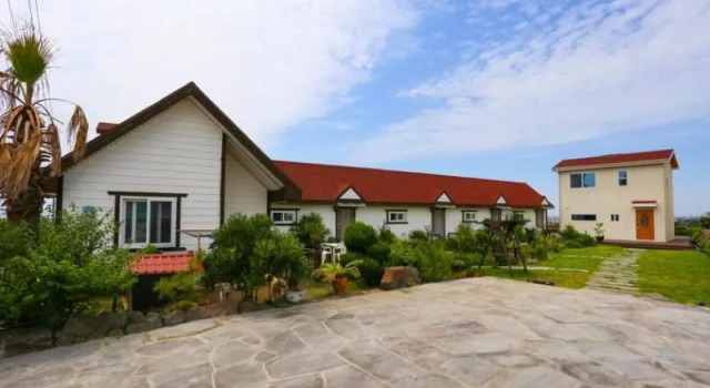 Jeju Sea The Biyang Pension, Забронировать Отель Hallim Чеджу, рядом с Колония каркасов китайских в Мёнволе