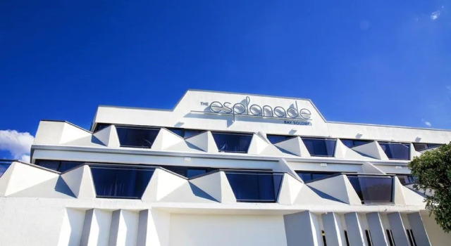 The Esplanade Motel, Забронировать Мотель Отели в центре Батманс-Бей с завтраком, отели в центре Батманс-Бей с завтраком