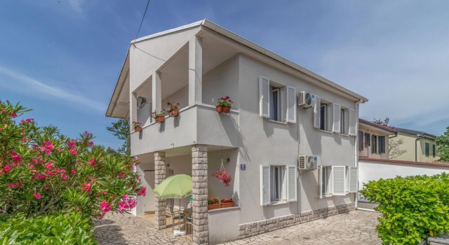 Awesome Home in Jadranovo With Wifi and 3 Bedrooms, Забронировать Отель Отели Приморско-Горанской жупания с парковкой, Парковка